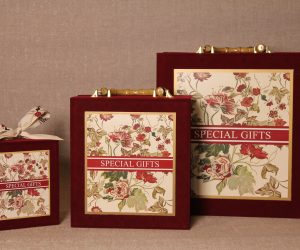 Luxury Velvet Gift Boxes with Bamboo Handle