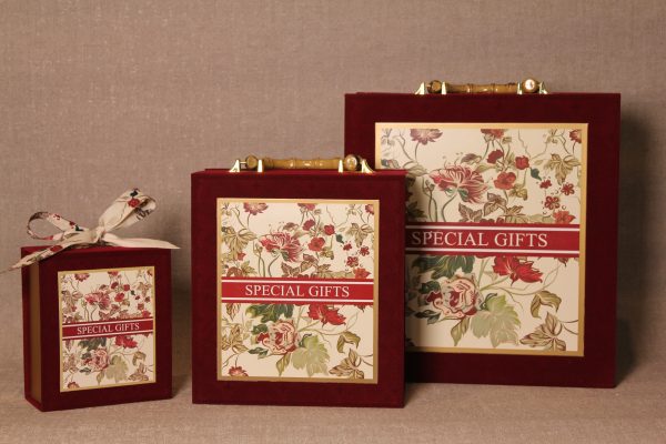 Luxury Velvet Gift Boxes with Bamboo Handle